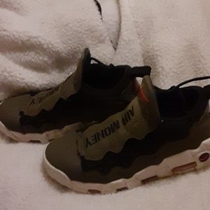 Nike air money olive green